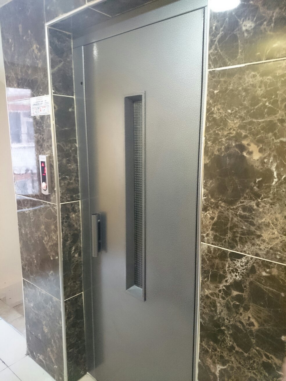 26-آسانسور-هتل-3-ستاره-کروان-وان- Kervan-Hotel-Van-Elevator.jpg