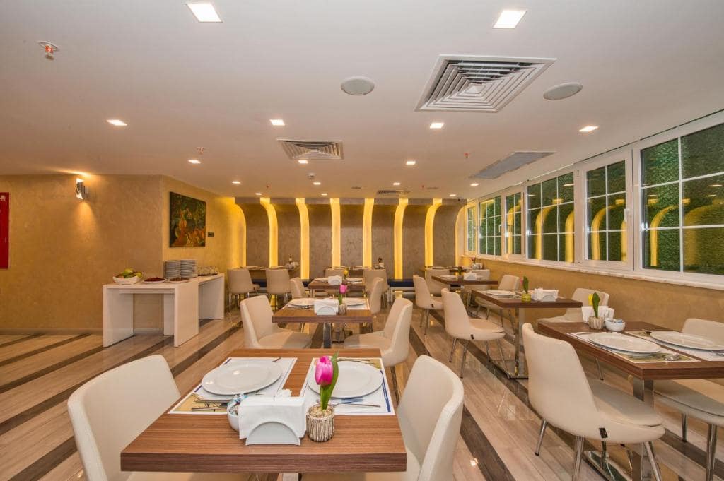01-هتل-4-ستاره-اینتل-استانبول-نمای-غذاخوری-Dining-Hotel-4-Setare-Inntel-Estanbul.jpg