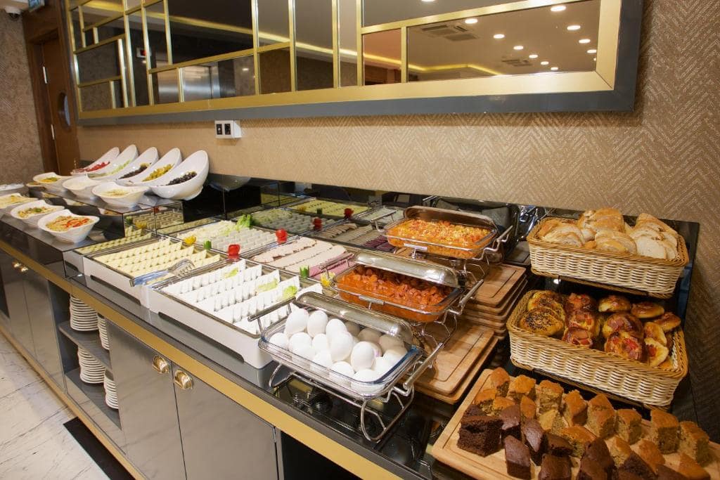 هتل-4-ستاره-تانگو-تکسیم-استانبل-رستوران-Hotel-4-Setare-Tango-taksim-restauran1-min.jpg