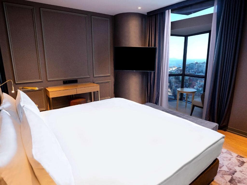 هتل-5ستاره-سوفیتل-استانبول-نمای-اتاقخواب-01-Hotel-5-Setare-Sofitel-View-Room.jpg