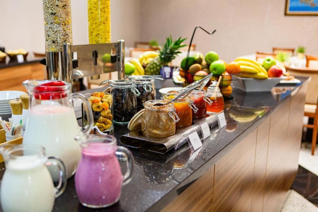 32-رستوران-هتل-3-ستاره-کینز-پارک-دبی- Kings-Park-Hotel-Dubai-Restaurant.jpg