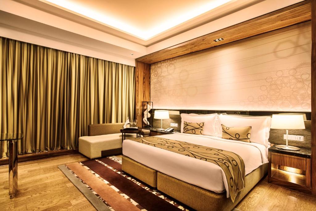 05-اتاق-هتل-5-ستاره-کراون-پلازا-روهینی-دهلی-Crowne-Plaza-Delhi-Rohini-Hotel.jpg