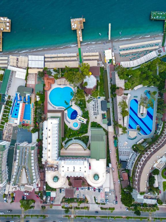 48-محوطه-هتل-4-ستاره-فور-ریزورت-اند-اسپا-آنتالیا- Fore-Resort-&-Spa-Hotel-Antalya-Grounds.jpg