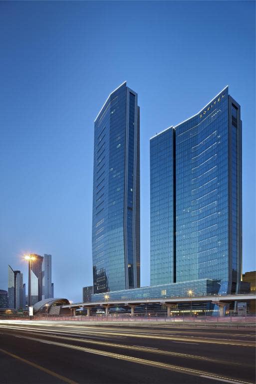 02-نمای-هتل-5-ستاره-سوفیتل-داون-تاون-دبی-Sofitel-Dubai-Down-Town-View.jpg