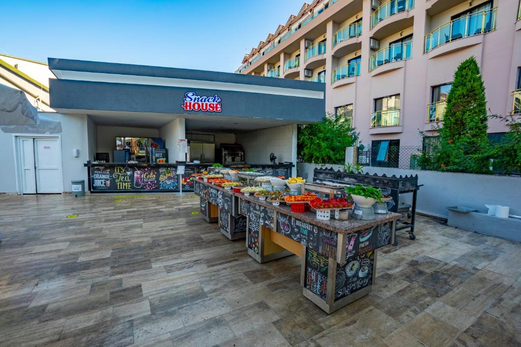 39-رستوران-هتل-4-ستاره-الدار-گاردن-ریزورت-آنتالیا- Eldar-Garden-Resort-Antalya-Restaurant.jpg