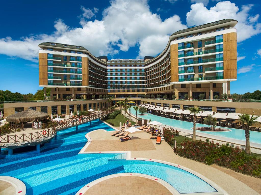 01 نمای هتل 5 ستاره آسکا لارا ریزورت و اسپا آنتالیا Aska Lara Resort & SPA Antalya.jpg