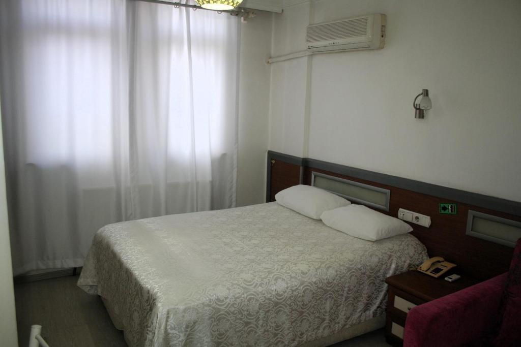 22 اتاق هتل 3 ستاره کوشک قونیه Kosk Otel Konya.jpg