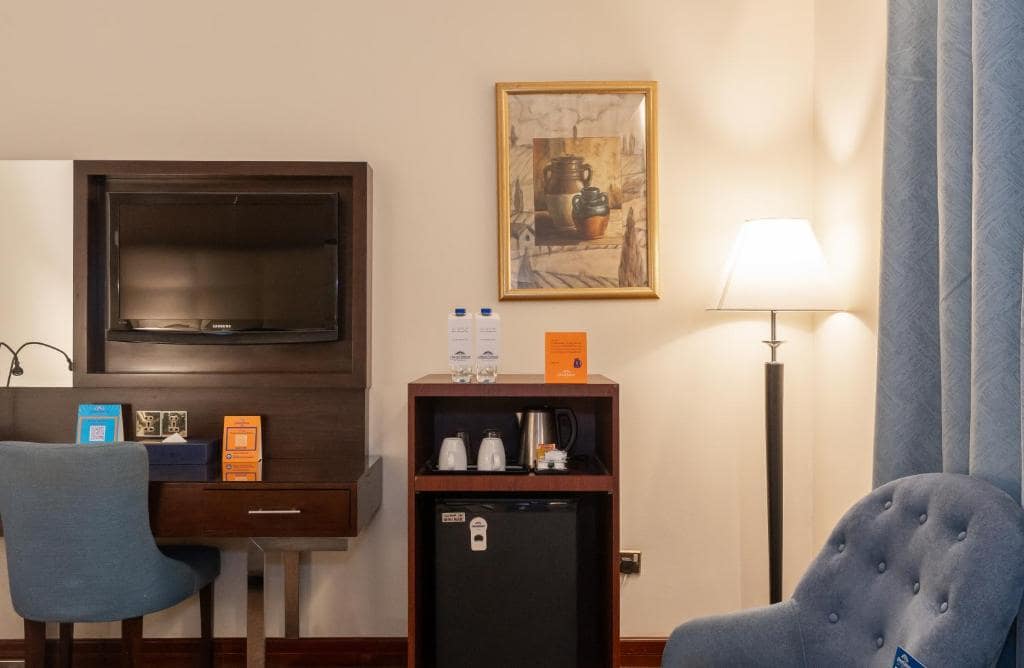 05-اتاق-خواب-هتل-3-ستاره-هاوارد-جانسون-بر-دبی- Howard-Johnson-Bur-Dubai-Bedroom.jpg