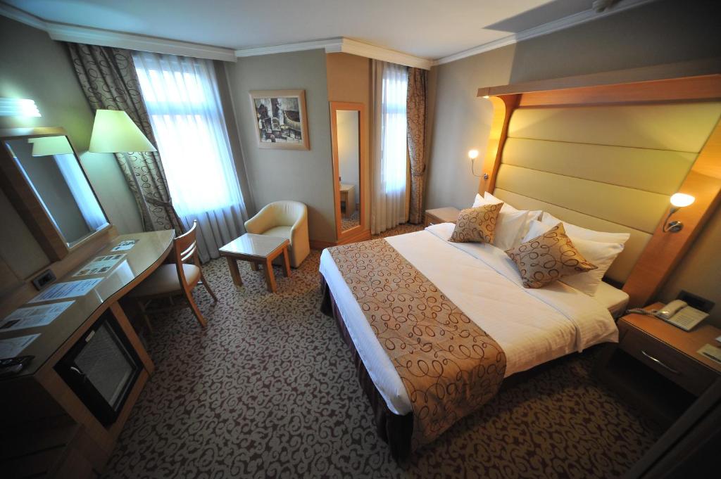 30-اتاق-هتل-4-ستاره-گرند-استار-بسفروس-Grand-Star-Hotel-Bosphorus.jpg