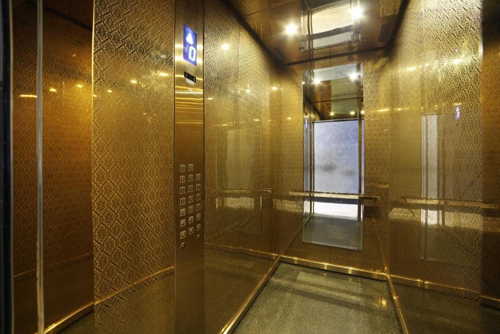 01-نمای-آسانسور-هتل-4-ستاره-وایت-مونارچ-استانبول-Elevator-Hotel-4-Setare-White-Monarch-Istanbul.jpg