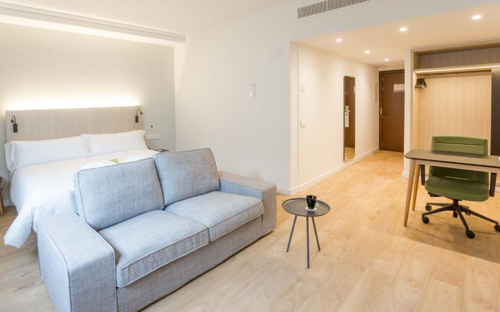 06-اتاق-هتل-ستاره-آرتیم-مادرید Hotel-ARTIEM-Madrid.jpg
