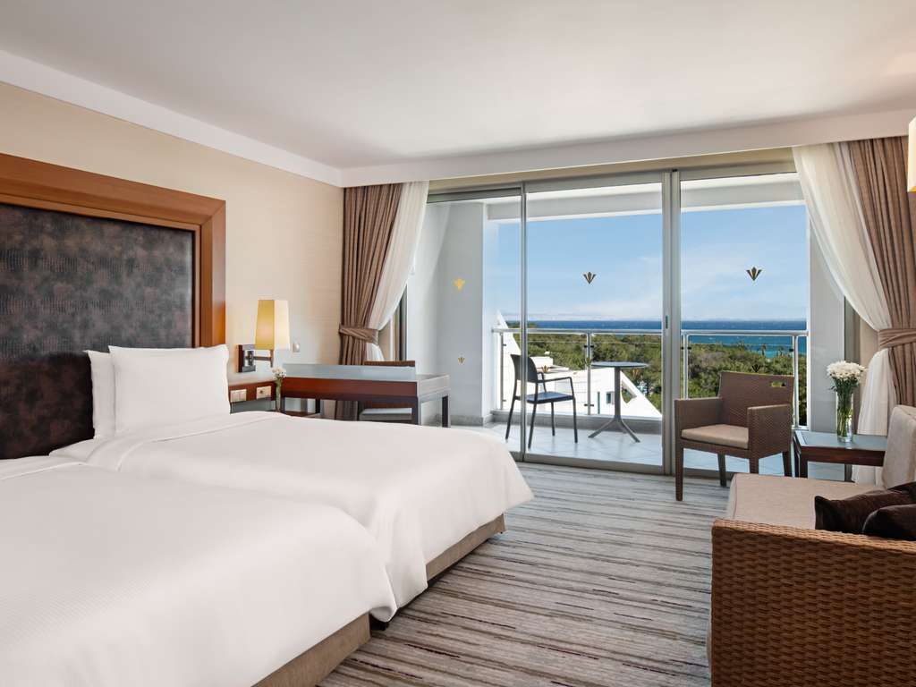 32 اتاق هتل 5 ستاره رکسوس سان گیت آنتالیا Rixos Sungate Antalya.jpg