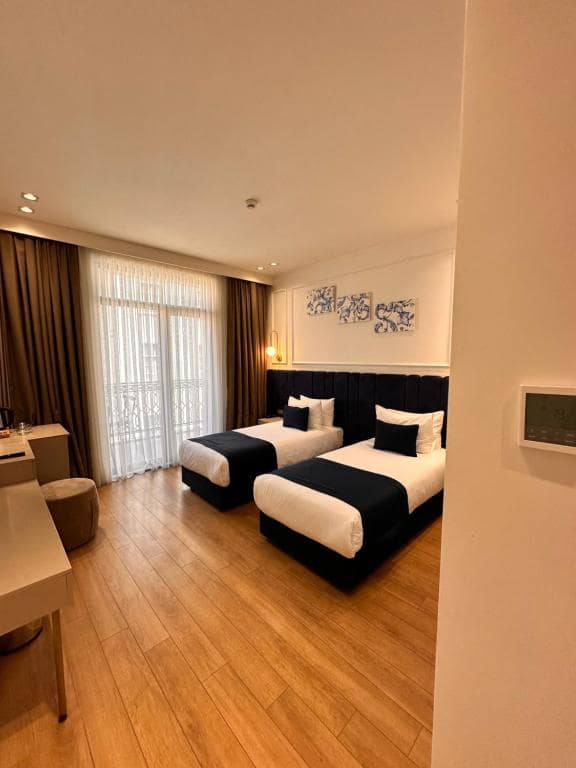 هتل-4-ستاره-تی-کی-تکسیم-استانبول-نمای-اتاق-Hotel-4-setere-Tk-taxim-Room59-min.jpg