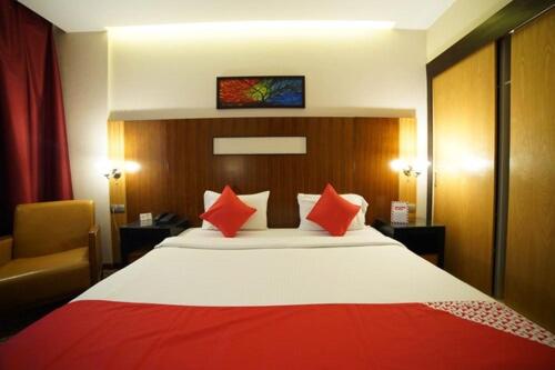 09-اتاق-خواب-نمای-هتل-3-سان-اند-سندز-دبی- Sun-And-Sands-Dubai-Bedroom.jpg