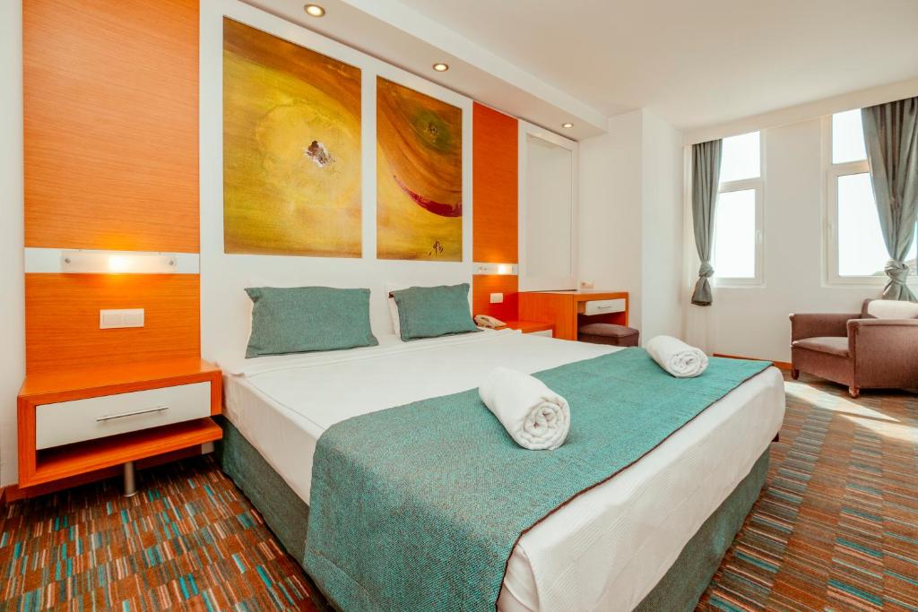 30 پارک آبی هتل 5 ستاره لادونیا آداکوله کوش آداسی Ladonia Hotels Adakule Kusadasi.jpg
