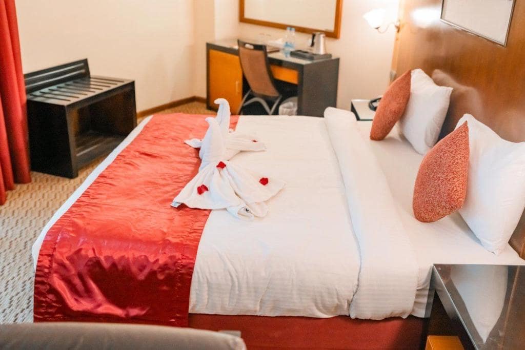 19-اتاق-خواب-نمای-هتل-3-سان-اند-سندز-دبی- Sun-And-Sands-Dubai-Bedroom.jpg