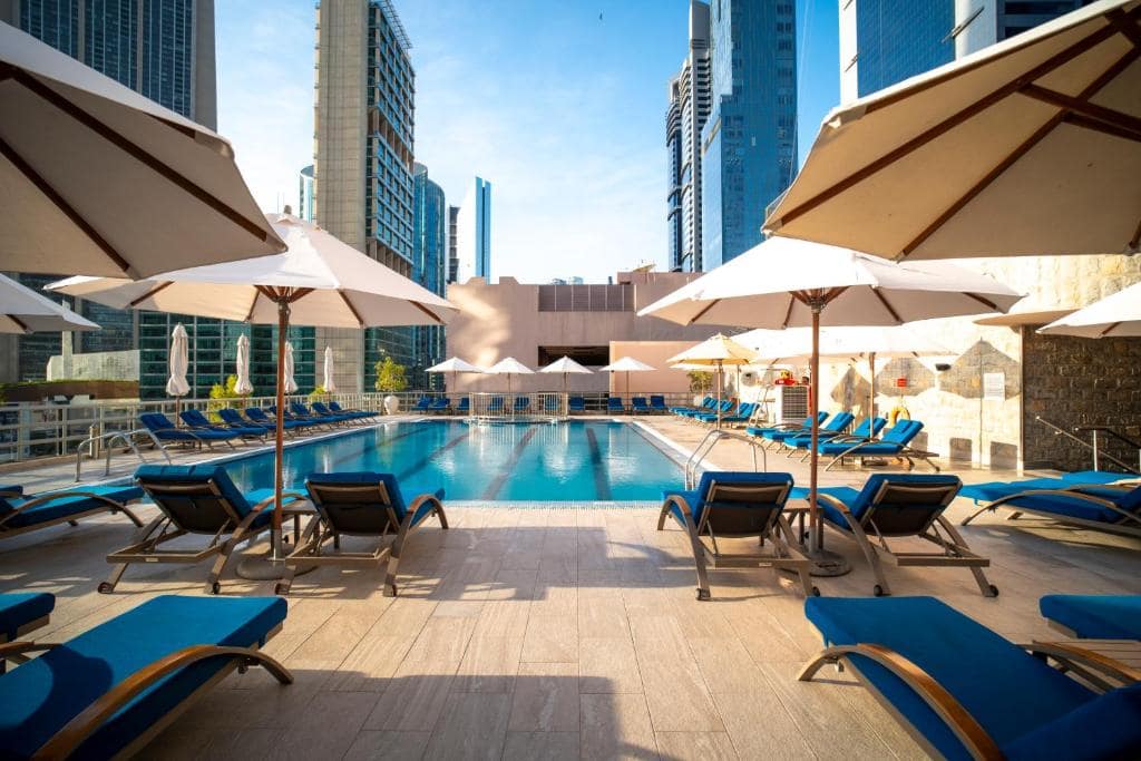 33-استخر-هتل-4-ستاره-رز-ریحان-بای-روتانا-دبی- Rose-Rayhaan-by-Rotana-Dubai-Pool.jpg