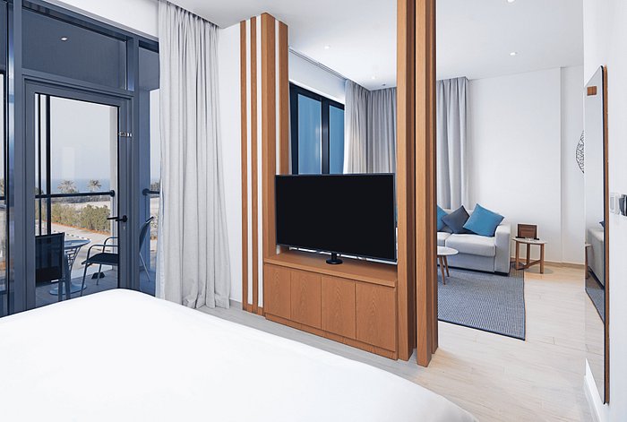 10 اتتاق هتل 5 ستاره سی سنترال ریزورت د پالم دبی C Central Resort Palm Hotel Dubai.jpg