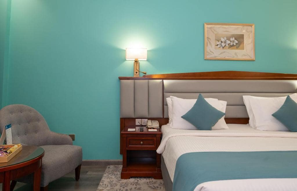 24-اتاق-خواب-هتل-3-ستاره-هاوارد-جانسون-بر-دبی- Howard-Johnson-Bur-Dubai-Bedroom.jpg