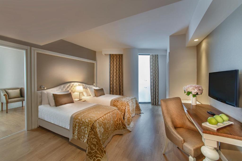03 اتاق هتل 5 ستاره آسکا لارا ریزورت و اسپا آنتالیا Aska Lara Resort & SPA Antalya.jpg
