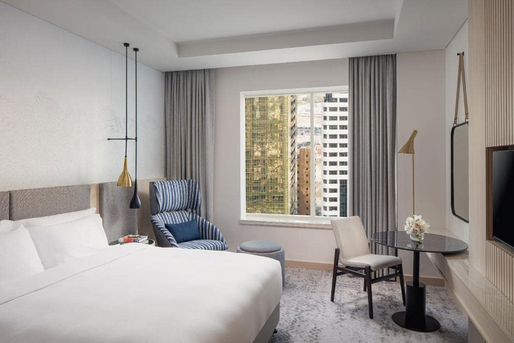 33-اتاق-خواب-هتل-4-ستاره-تاورز-روتانا-دبی- Towers-Rotana-Hotel-Dubai-Bedroom.jpg