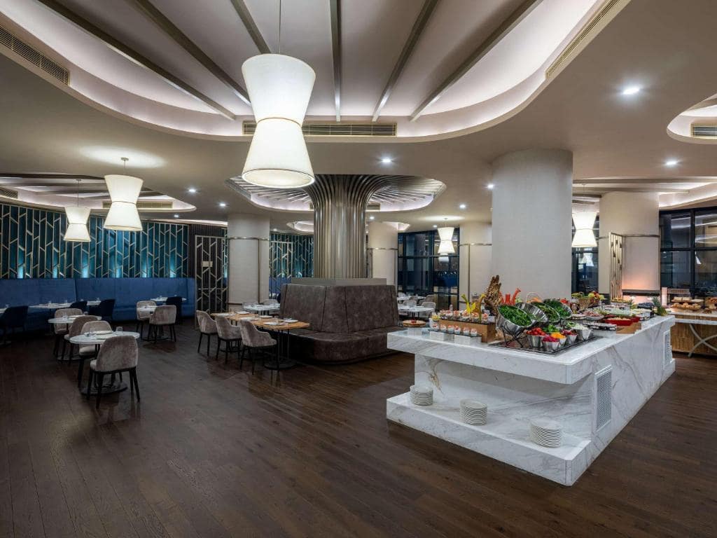 هتل-5ستاره-سوفیتل-استانبول-سالن-غذا-خوری-011-Hotel-5-Setare-Sofitel-View-Dining-hall.jpg