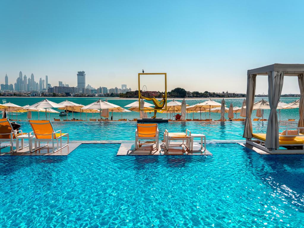 41-استخر-هتل-5-ستاره-سی-سنترال-ریزورت-د-پالم-دبی- C-Central-Resort-Palm-Hotel-Dubai-Pool.jpg