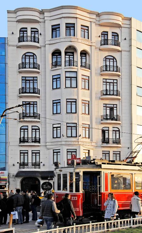 01-اتاق-Taxim-Hill-Hotel-Istanbul-هتل-تکسیم-هیل-استانبول.jpg
