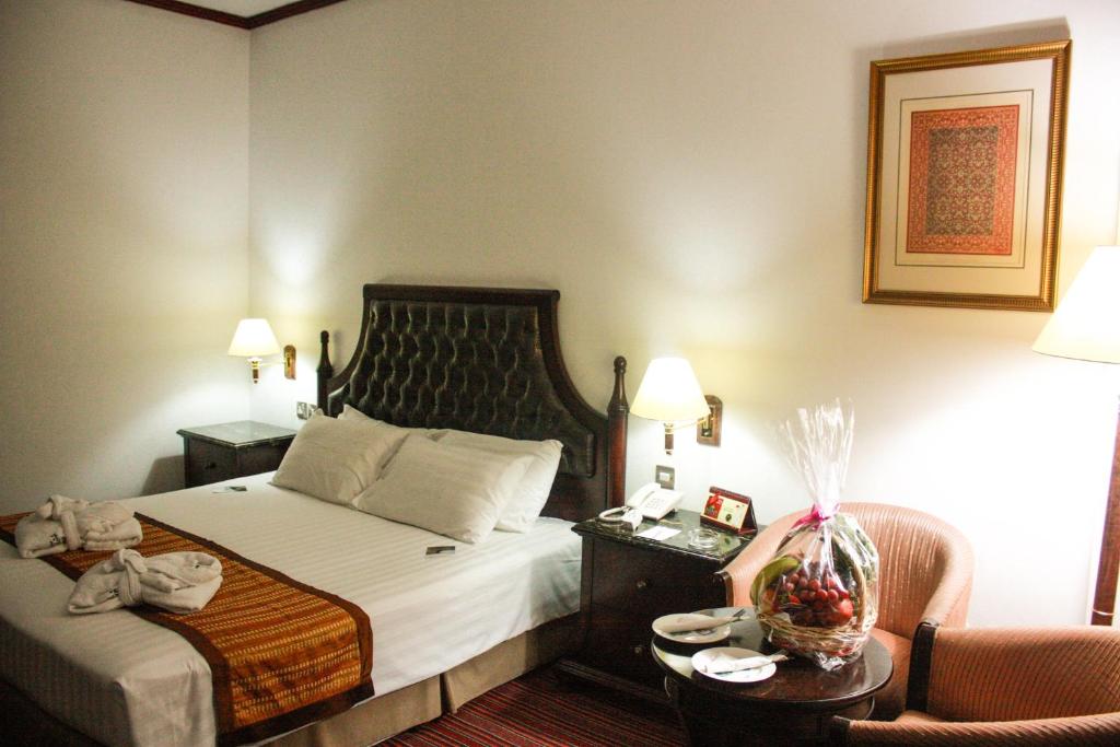 04-اتاق-هتل-3-ستاره-گرند-می-فیر-دبی- Grand-Mayfair-Hotel-Room.jpg