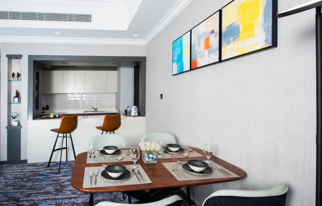 09-اتاق-خواب-هتل-4-ستاره-اج-کریک-ساید-دبی- Edge-Creekside-Hotel-Dubai-Bedroom.jpg