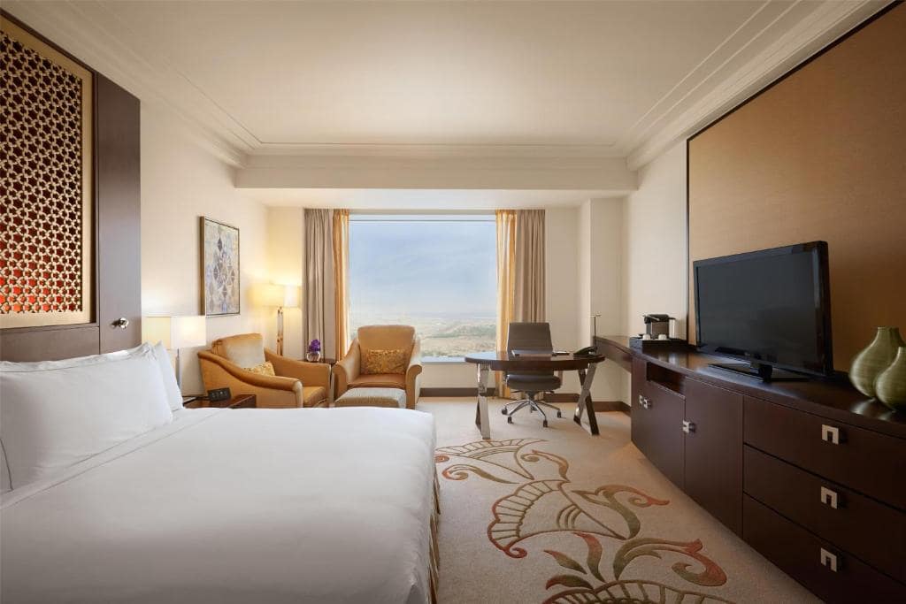10-اتاق-هتل-5-ستاره-کنراد-دبی- Conrad-Hotel-Dubai-Room.jpg