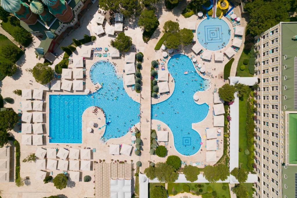 20-استخر-هتل-5-ستاره-آستریا-کرملین-پالاس-آنتالیا Asteria-Kremlin-Palace-Pool-.jpg