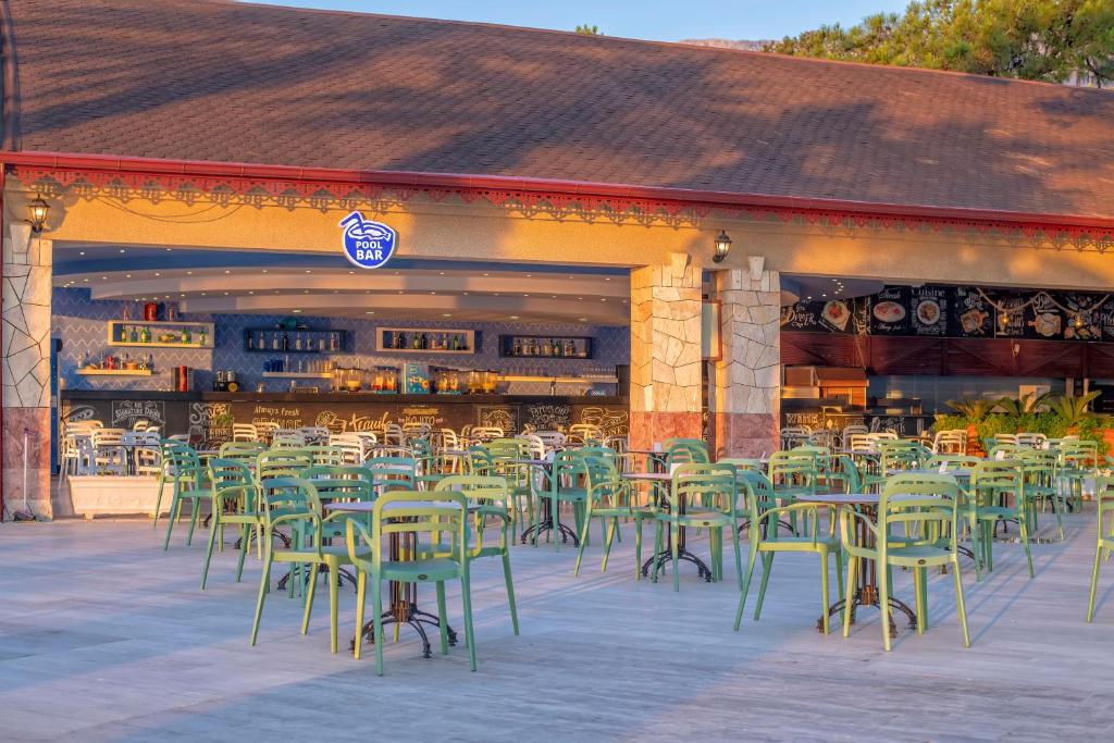 28-رستوران-هتل-5-ستاره-لوکسیا-کامفورت-ریزورت-کمر- Loxia-Comfort-Resort-Kemer-Hotel-Restaurant.jpg