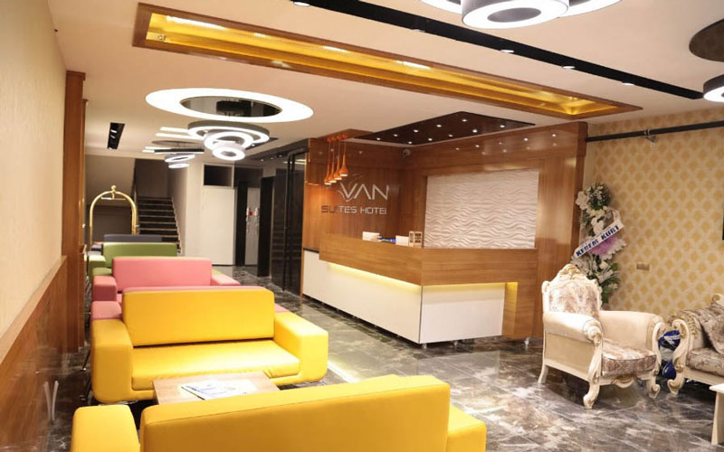 18 لابی هتل 3 ستاره سوئیتز وان Hotel Van Suites Otel.jpg
