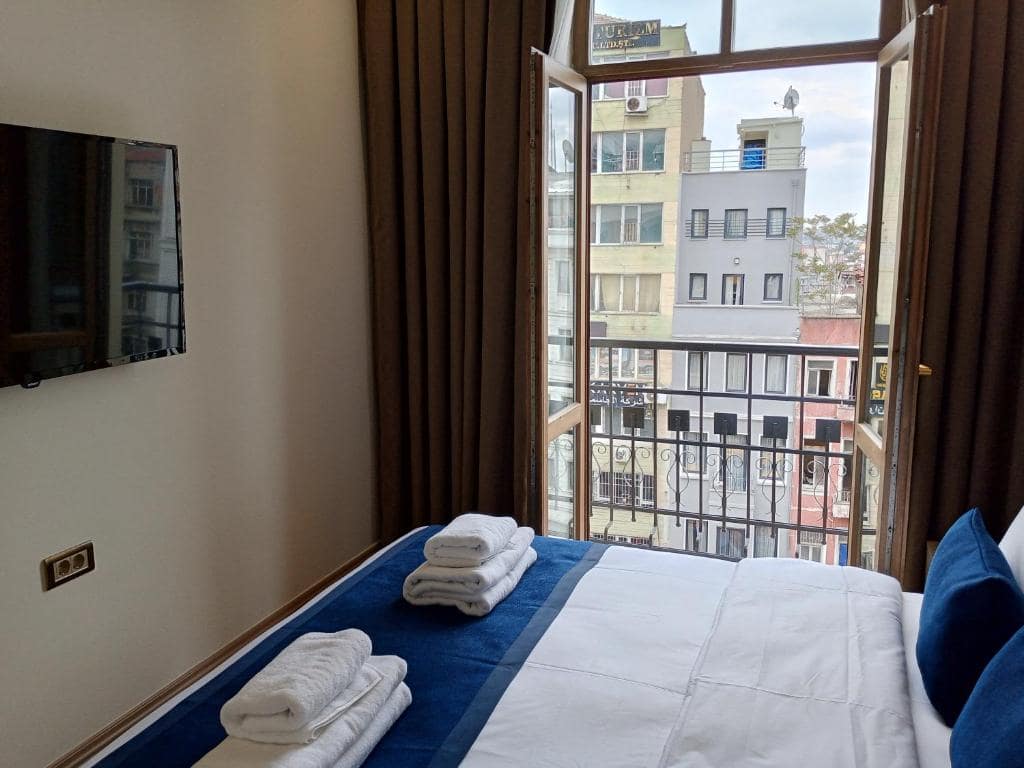 هتل-4-ستاره-تی-کی-تکسیم-استانبول-نمای-اتاق-Hotel-4-setere-Tk-taxim-Room3-min.jpg