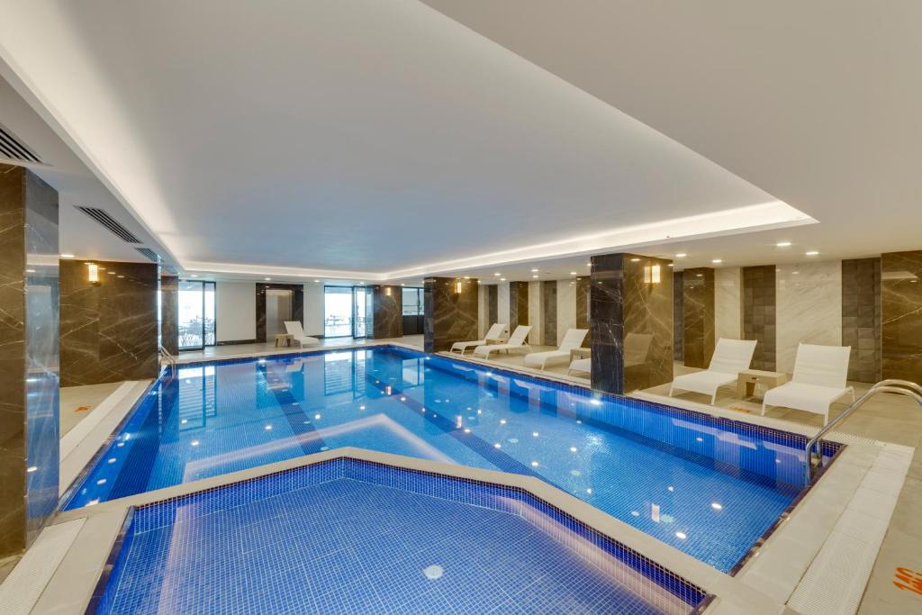 03 استخر هتل 5 ستاره سیگنیچر بلو ریزورت کوش آداسی Signature Blue Resort Kusadasi.jpg