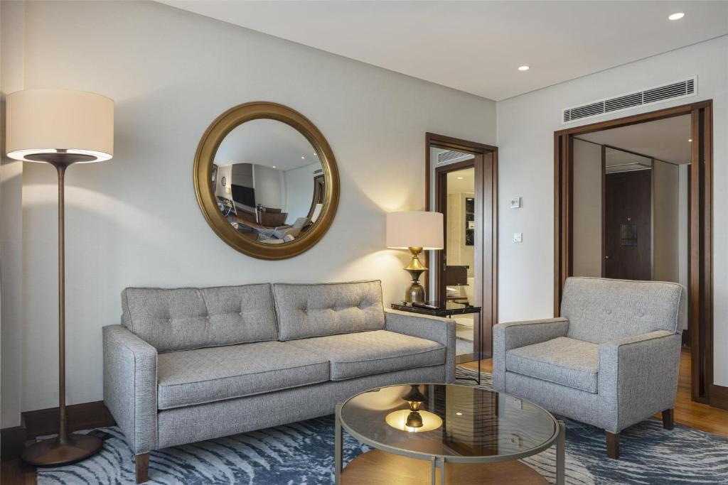 17-اتاق-Conrad-Istanbul-Bosphorus-هتل-کنراد-بسفروس-استانبول-.jpg