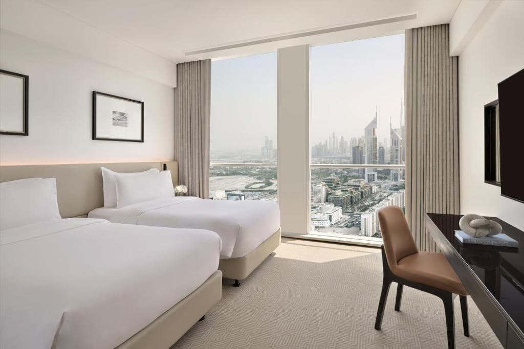 07-اتاق-هتل-5-ستاره-شرایتون-گرند-دبی Sheraton-Grand-Hotel-Dubai-Room-.jpg