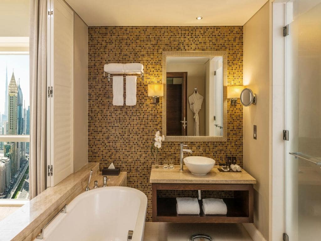 36-سرویس-بهداشتی-هتل-5-ستاره-د-تاور-پلازا-دبی- The-Tower-Plaza-Hotel-Dubai-Bathroom.jpg