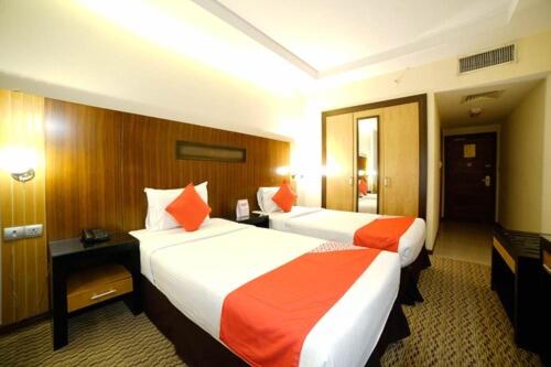 10-اتاق-خواب-نمای-هتل-3-سان-اند-سندز-دبی- Sun-And-Sands-Dubai-Bedroom.jpg
