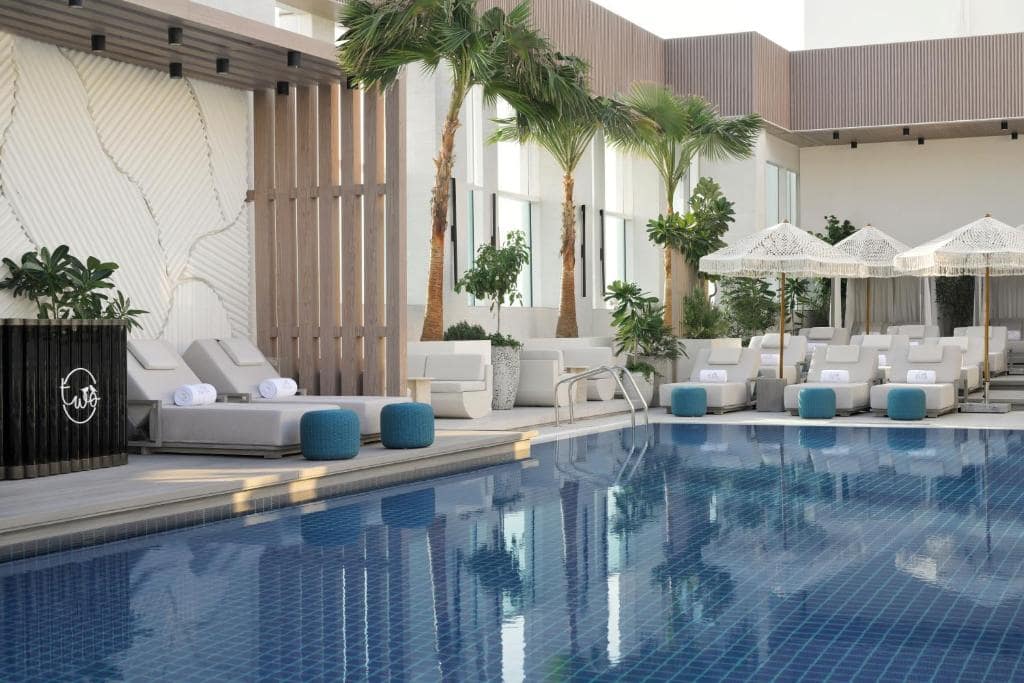 28-استخر-هتل-5-ستاره-شرایتون-گرند-دبی Sheraton-Grand-Hotel-Dubai-Pool-.jpg