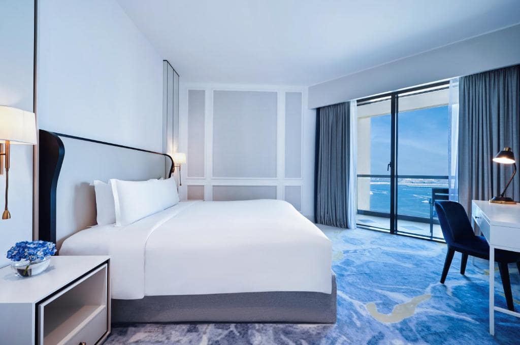 08-اتاق-خواب-هتل-5-ستاره-سوفیتل-جمیرا-بیچ- View Sofitel-Dubai-Jumeirah-Beach-Bedroom.jpg