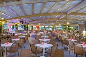 31-رستوران-هتل-5-ستاره-رویال-تاورز-لارا-آنتالیا Royal-Towers-Lara-Hotel-Antalya-Restaurant-.jpg