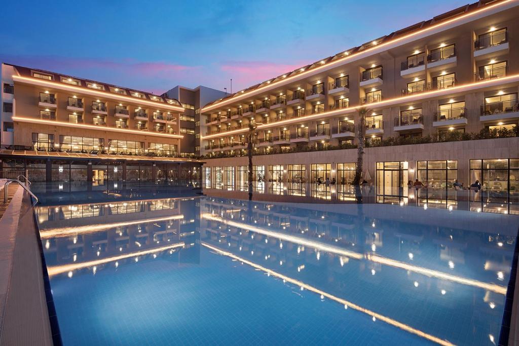 04 نمای داخلی هتل 5 ستاره آیدینبی کوئینز پالاس اند اسپا آنتالیا Aydinbey Queen& Palace & Spa Antalya.jpg