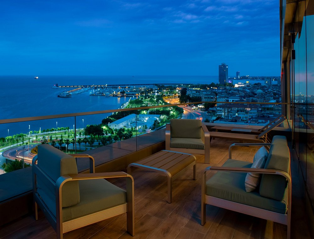 01-هتل-5-ستاره-هیلتون-باکرکوی-استانبول-نمای-بالکن-Balcon-Hotel-5-Setare-Hilton-Bakirkoy-Istanbul.jpg