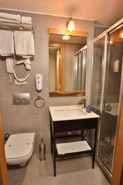 04-هتل-4-ستاره-جومبالی-پلازا-استانبول-سرویس-بهداشتی-Bathroom-Hotel-4-Setare-Cumbali-Plaza-Istanbul.jpg