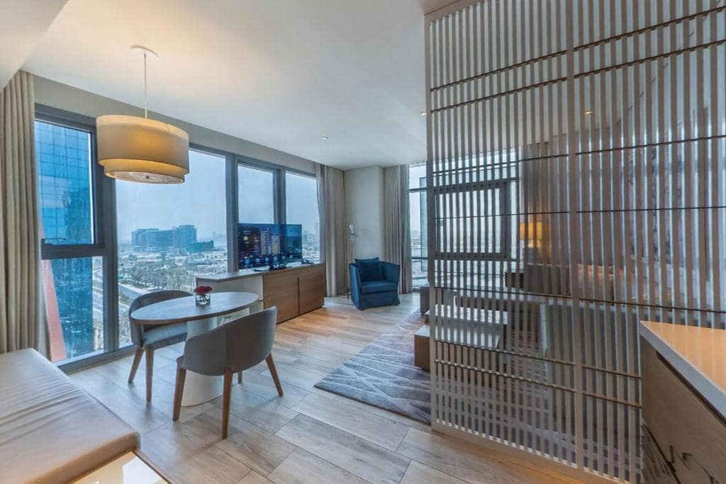 18-اتاق-هتل-5-ستاره-البندر-روتانا-کریک-دبی- Al-Bandar-Rotana-Dubai-Creek-Room.jpg