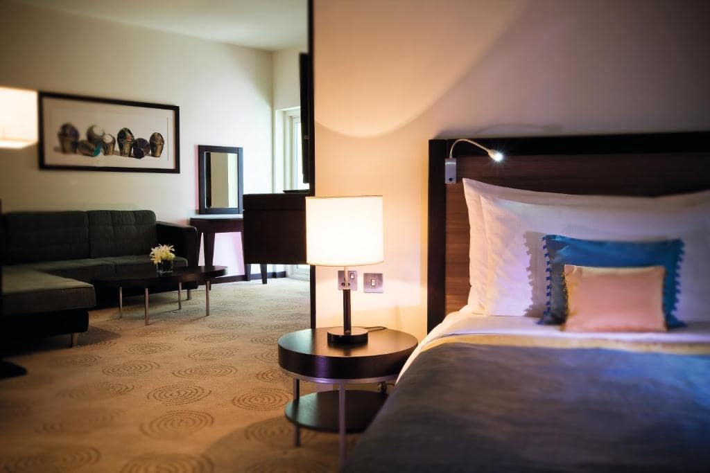 10-اتاق-هتل-5-ستاره-آوانی-دیره-دبی- Avani-Deira-Dubai-Hotel-Room.jpg