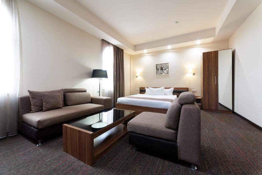 14 اتاق هتل 4 ستاره باس بوتیک ایروان ارمنستان Bass Boutique Hotel Yerevan.jpg