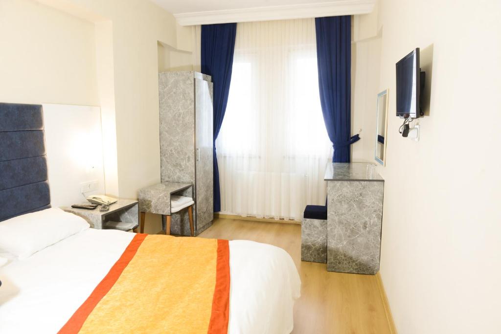 03 اتاق هتل 3 ستاره یاقوت وان Hotel Yakut Van.jpg